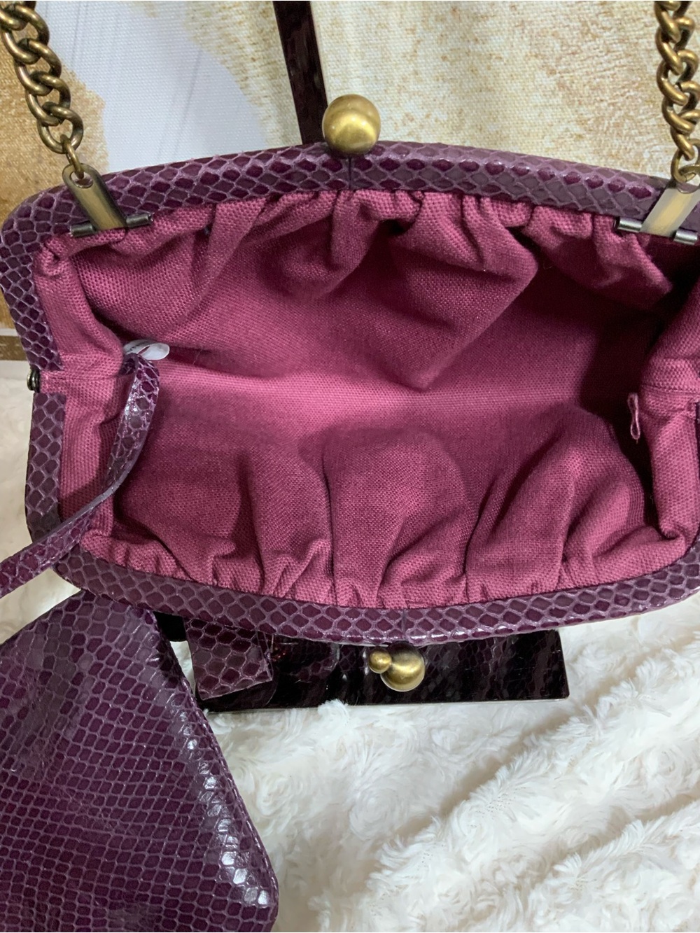 Isabella Fiore Plum Textured Floral Chain-Handle Kisslock Clutch with pouch - Picture 7 of 9
